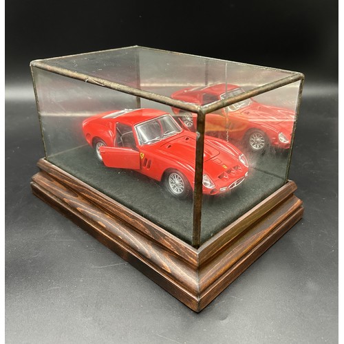 522 - FERRARI MODEL CAR COLLECTION Five 1:18 scale Ferrari models by Bburago (F40, F50, 250 GTO and 250 Te... 