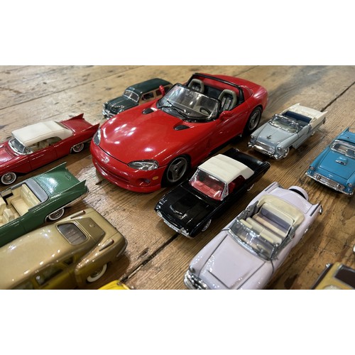 45 - A COLLECTION AMERICAN DIECAST MODEL CARSc.25 in total, a good selection of post-war American classic... 