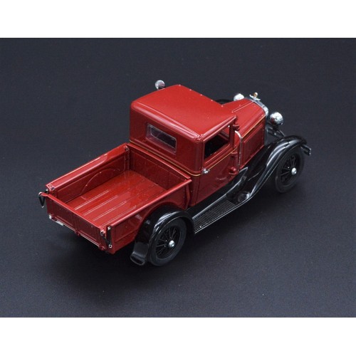 514 - 1:24 1931 FORD MODEL A PICKUP BY DANBURY MINTAlso included:1:24 1933 FORD DELUXE COUPE BY DANBURY MI... 