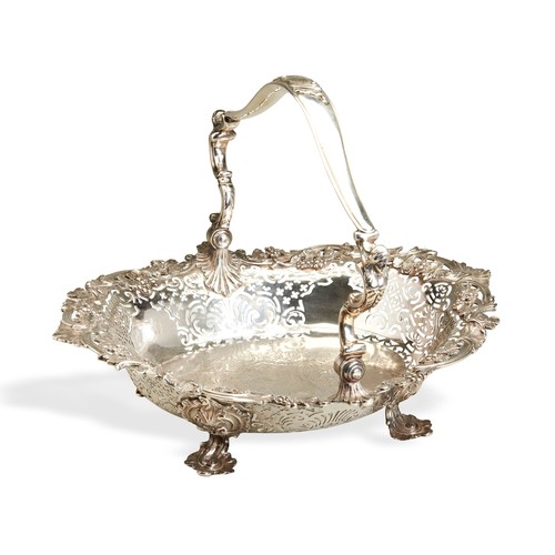 64 - A SWING HANDLE BASKET, SAMUEL COURTAULD, LONDON 1750. A good quality basket in fine condition, with ... 