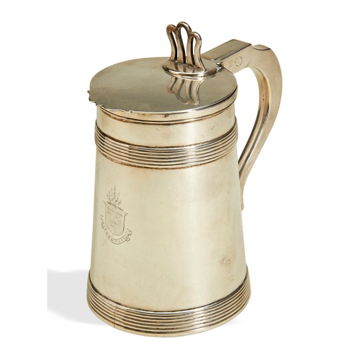 122 - AN ANGLO-INDIAN TANKARD, MADRAS, C.1820. A plain flared cylindrical tankard with two bands of reeded... 