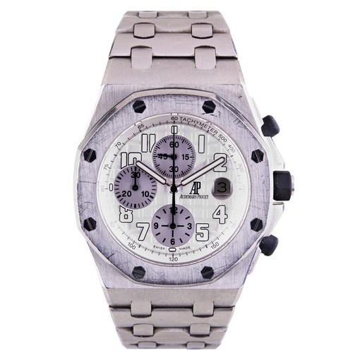 445 - AUDEMARS PIGUET: A STAINLESS STEEL ROYAL OAK OFFSHORE CHROMOGRAPH WRISTWATCH No.2468silvered dial wi... 