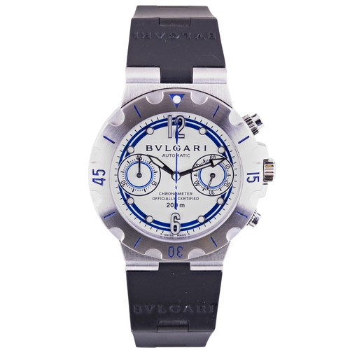 447 - BULGARI REF SC38 NSW: A STAINLESS STEEL CHRONOGRAPH WRISTWATCH white and blue dial signed Bulgari, A... 