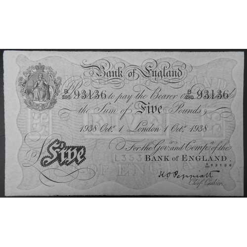 389 - A MINT UNCIRCULATED BANK OF ENGLAND WHITE FIVE POUND NOTE, 1938, signed Peppiatt and dated 1st Oct, ... 