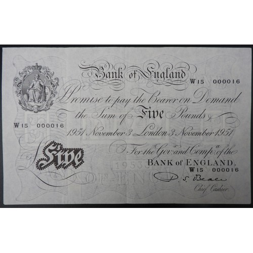 387 - A RARE BANK OF ENGLAND WHITE FIVE POUND NOTE, 1951, signed Beale and dated 3rd November 1951 (London... 