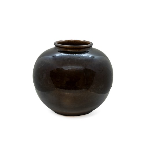 1979 - A RARE CHINESE BROWN-GLAZED OVOID JARQING DYNASTY, 18TH CENTURYcovered all over in a rich treacle-br... 