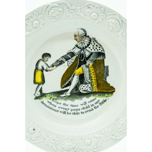 810 - AN EARLY CHILDS PLATE DEPICTING KING GEORGE IIICIRCA 1810Decorated in Pratt type colours, the seated... 