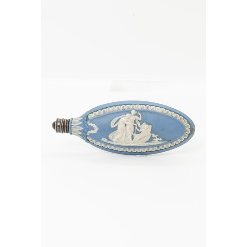 876 - A WEDGWOOD JASPER SCENT BOTTLELATE 18TH CENTURYDecorated with neoclassical scenes and with metal mou... 