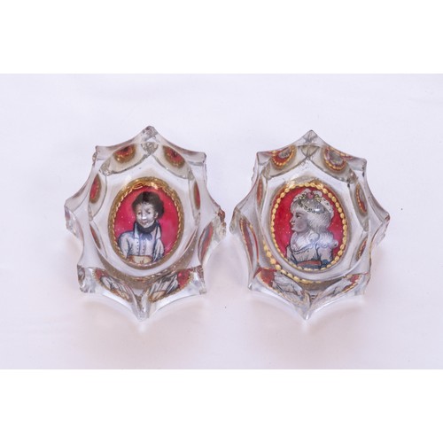 1225 - A PAIR OF GEORGIAN OPEN SALTS18TH CENTURYEach with reverse painted male and female portraits, 8cms... 