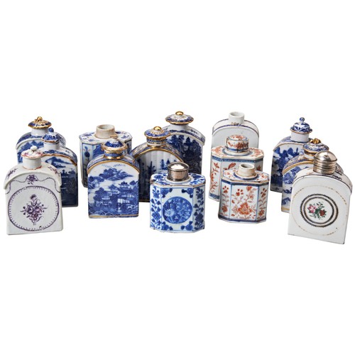 1995 - A GROUP OF FOURTEEN CHINESE EXPORT PORCELAIN TEA CADDIESQING DYNASTY, 18TH / 19TH CENTURYlargest, 13... 