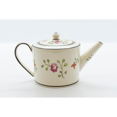 927 - A WEDGWOOD CREAMWARE TEAPOT