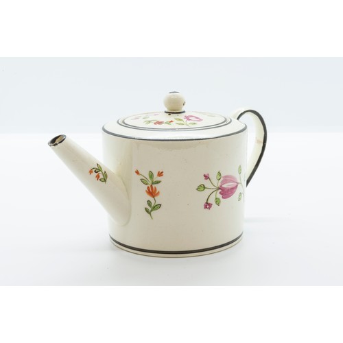 927 - A WEDGWOOD CREAMWARE TEAPOT