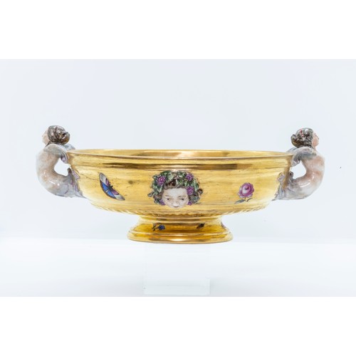 942 - AN ITALIAN LOW TAZZA19TH CENTURYProbbaly Doccia, 22.5cms wide