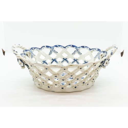 947 - A WORCESTER BASKET circa 1755