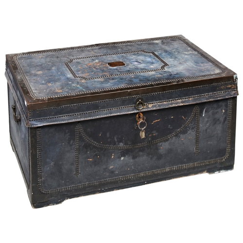 1725 - A STUDDED LEATHER TRUNK EARLY 19TH CENTURY with a void interior and side carrying handles92cm wide x... 