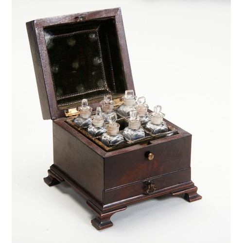 1860 - A GEORGE II MAHOGANY APOTHECARY BOXCIRCA 1755with a fitted interior and one apron drawer16cm wide, 1... 