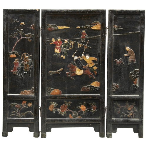 2157 - TWO CHINESE LACQUER AND HARDSTONE FOLDING SCREENSLATE QING / REPUBLIC PERIODdecorated with figures e... 