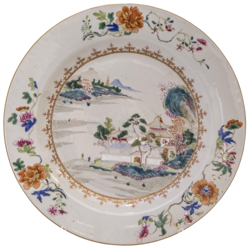 2071 - A LARGE CHINESE EXPORT FAMILLE ROSE DISHQIANLONG PERIOD (1736-1795)35cm diam