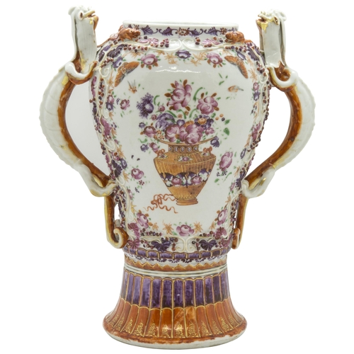 2072 - A CHINESE EXPORT FAMILLE ROSE MANDERIN PALETTE VASEQIANLONG PERIOD (1736-1795)24cm high