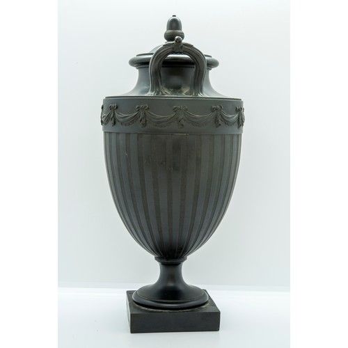 1022 - A WEDGWOOD AND BENTLEY BASALT VASECirca 1768-80, 28cms high