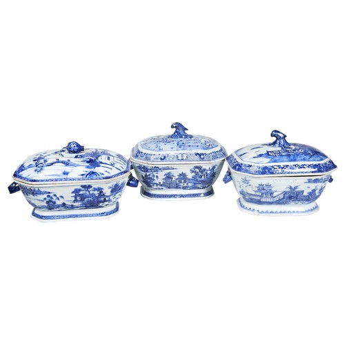 2079 - THREE CHINESE BLUE AND WHITE TUREENS AND COVERSQIANLONG PERIOD (1736-1795)one with an associated cov... 