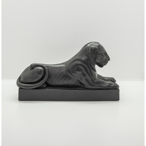 1043 - A PAIR OF WEDGWOOD BASALT EGYPTIAN LIONS 18th/19th Century, 22cms