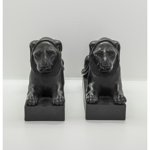 1043 - A PAIR OF WEDGWOOD BASALT EGYPTIAN LIONS 18th/19th Century, 22cms