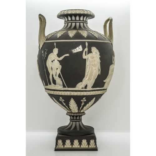 1048 - A WEDGWOOD BLACK JASPER NEOCLASSICAL VASE18th/19th century, 34cms