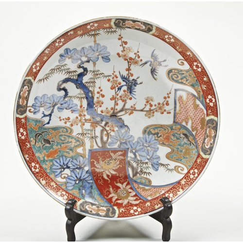 2199 - A LARGE JAPANESE IMARI CHARGERLATE EDO PERIOD 47cm diam