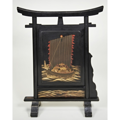 2219 - A JAPANESE BLACK LACQUER SCREENMEIJI PERIOD (1868-1912)in the form of a Torii90cm high... 