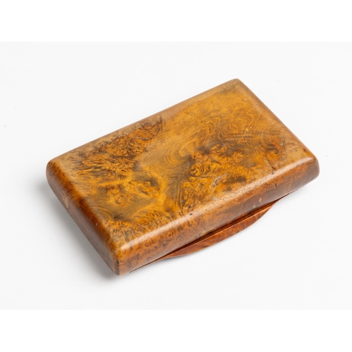 1930 - A CONTINENTAL CARVED BURRWOOD SNUFF BOX19TH CENTURY9cm wide