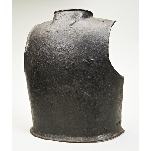 617 - A CAST IRON MILITARY/CAVALRY BACK PLATE, POSSIBLY CIVIL WAR PERIOD.47 x 33 cms