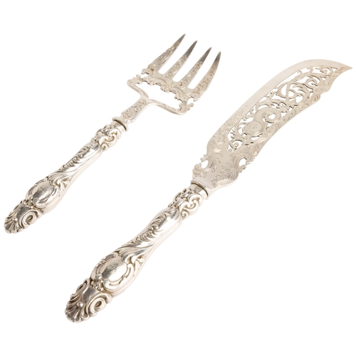 407 - A PAIR OF ENGRAVED FISH SERVERS, SHEFFIELD 185033 cm.340 g.