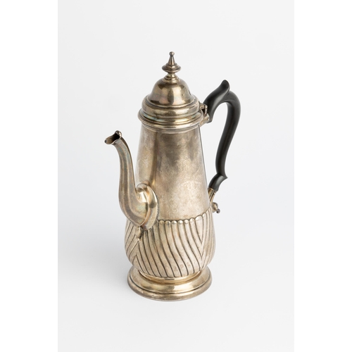 416 - A HALF FLUTED COFFEE POT, LONDON 1899 A Regency style coffee pot with a composite handle.26 cm.570 g... 