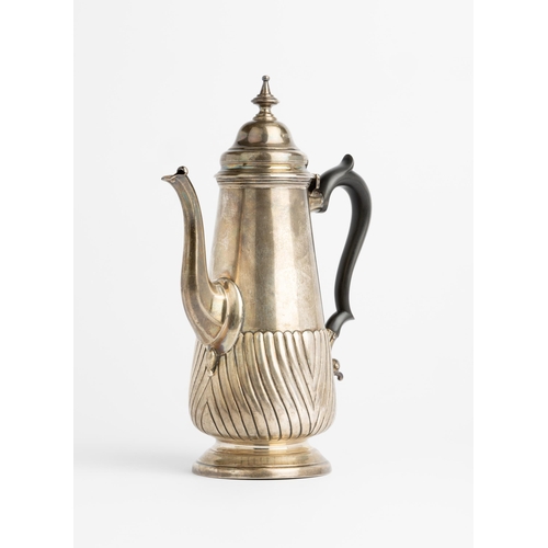 416 - A HALF FLUTED COFFEE POT, LONDON 1899 A Regency style coffee pot with a composite handle.26 cm.570 g... 