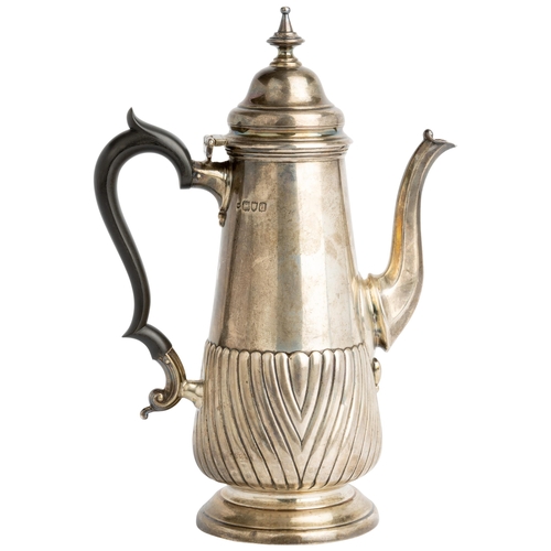 416 - A HALF FLUTED COFFEE POT, LONDON 1899 A Regency style coffee pot with a composite handle.26 cm.570 g... 