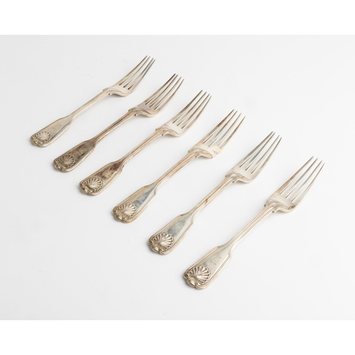 427 - A SET OF 6 FIDDLE THREAD & SHELL TABLE FORKS, LONDON 1853 Made by Elizabeth Eaton.20.5 cm.626 g.... 