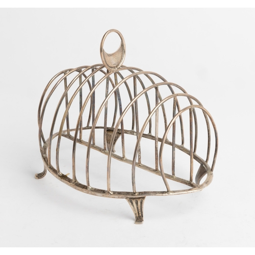 438 - AN OVAL EIGHT DIVISION TOAST RACK, LONDON 179017 cm. wide200 g.