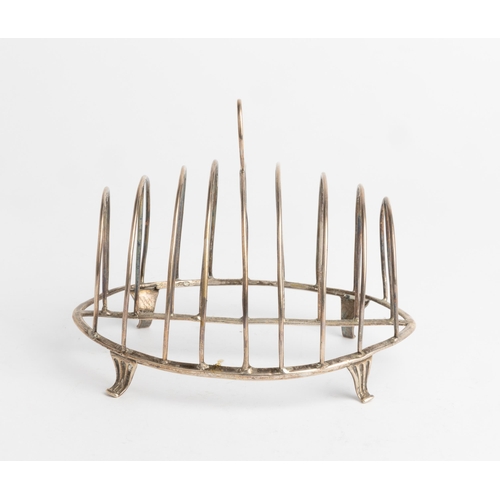 438 - AN OVAL EIGHT DIVISION TOAST RACK, LONDON 179017 cm. wide200 g.