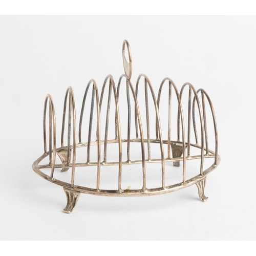 438 - AN OVAL EIGHT DIVISION TOAST RACK, LONDON 179017 cm. wide200 g.