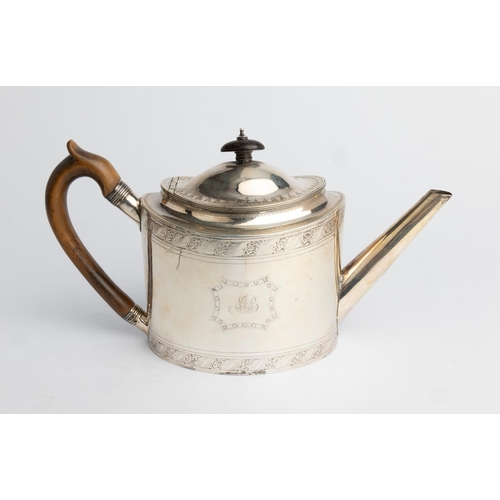 463 - A LARGE OVAL TEAPOT, LONDON 1793 Engraved with bands of decoration and escutcheons on both sides.29 ... 