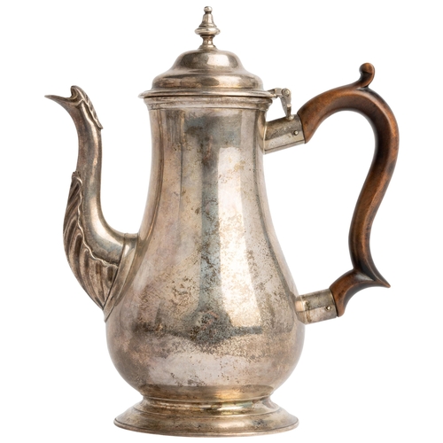 465 - A GEORGE II STYLE COFFEE POT, LONDON 1891.19 cm.386 g.