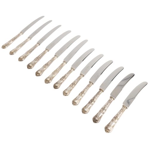 471 - SIX PAIRS OF QUEENS PATTERN TABLE AND SIDE KNIVES, SHEFFIELD 1972 With stainless steel blades.24.2 c... 