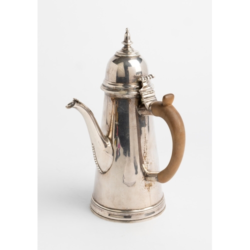 511 - A QUEEN ANNE STYLE COFFEE POT, BRITANNIA STANDARD, LONDON 190623 cm.595 g.