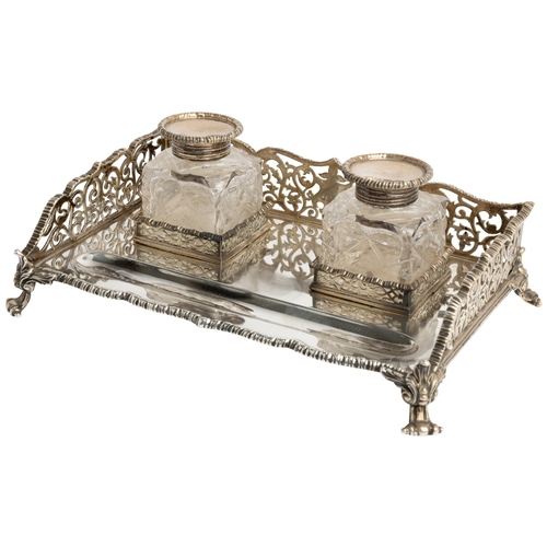 512 - A PIERCED GALLERY INKSTAND WITH TWO BOTTLES, LONDON 189623 cm.489 g. (base only)... 