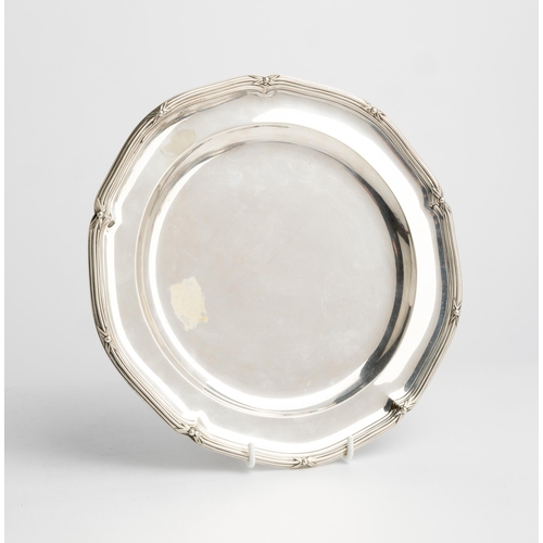 531 - A PLATE WITH RIBBON AND REED EDGE, LONDON 178825.5 cm.522 g.