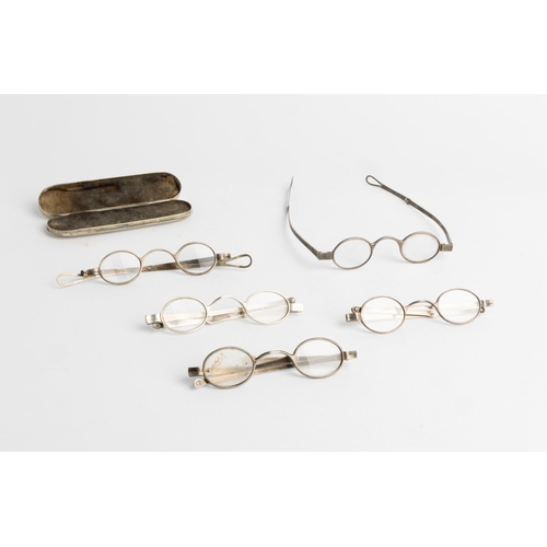 532 - A PAIR OF GEORGIAN SPECTACLES IN A CASE, LONDON 1836 Together with four similar pairs all C.1800-184... 