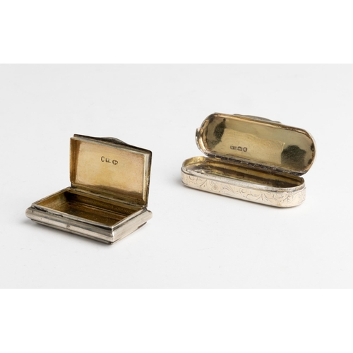 569 - AN ENGINE TURNED OBLONG SNUFF BOX, BIRMINGHAM 1830 Together with another elongated oval box, Birming... 