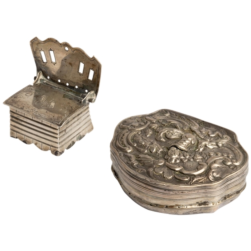 375 - A RUSSIAN SALT THRONE, MOSCOW C.1890 Together with an escutcheon shaped Ottoman snuff box C.18005 cm... 