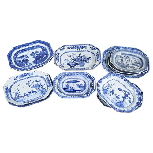 2094 - A GROUP OF FOURTEEN CHINESE EXPORT BLUE AND WHITE SERVING DISHESQING DYNASY, 18TH / 19TH CENTURYlarg... 